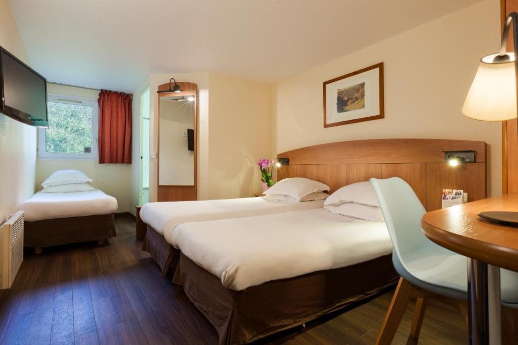Comfort Hotel Amiens Nord — 2