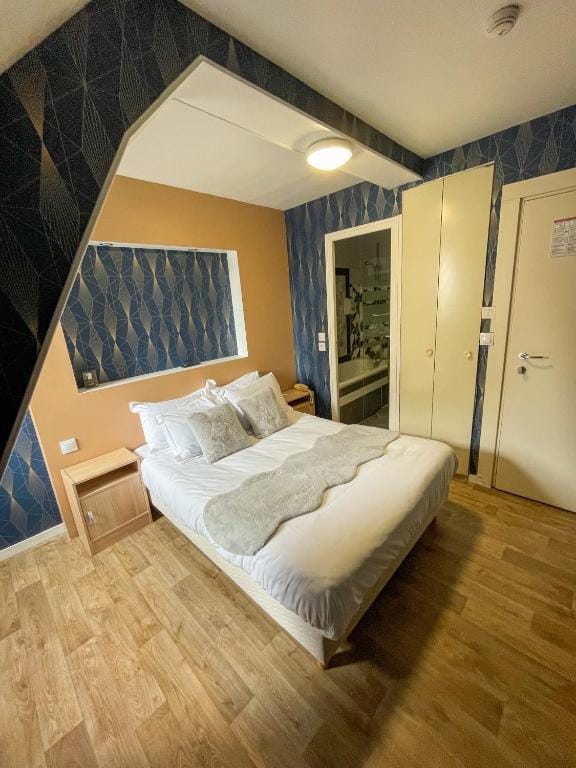 Hôtel Central Anzac Amiens Gare — 4