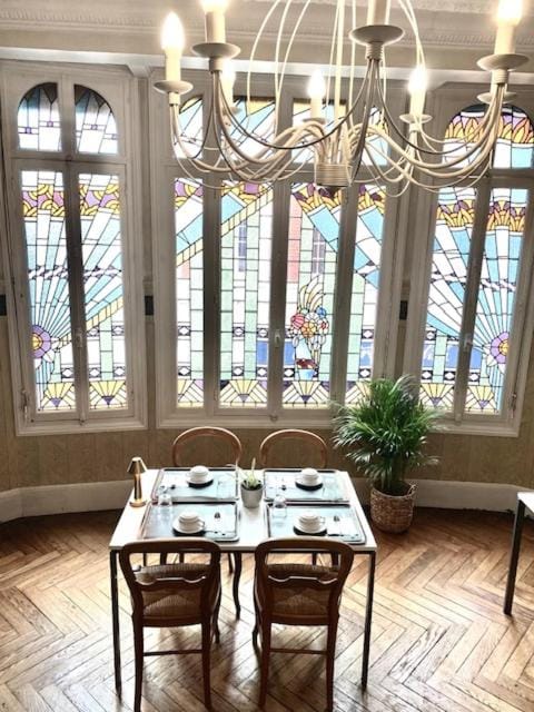 Hôtel De Normandie — 1