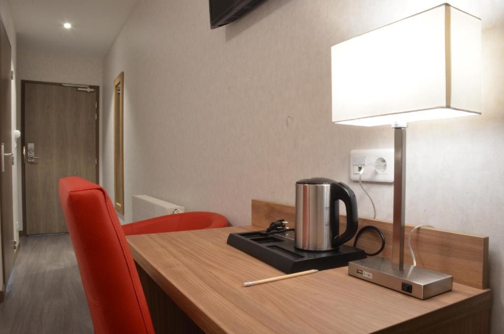 Logis Hôtel - La Chambre d'Amiens — 4