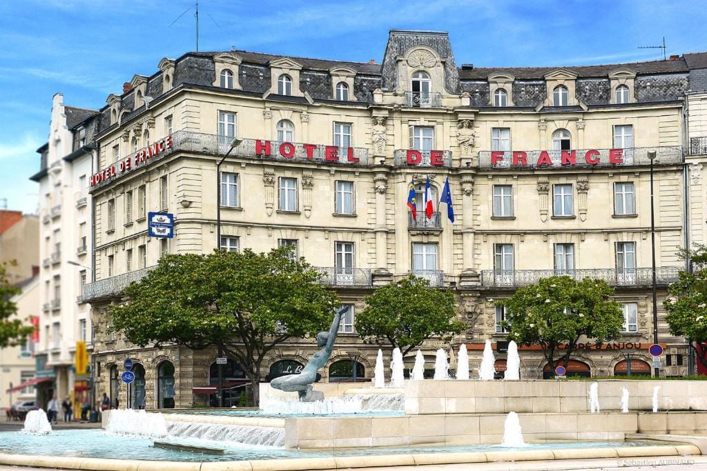 Hôtel De France — 1