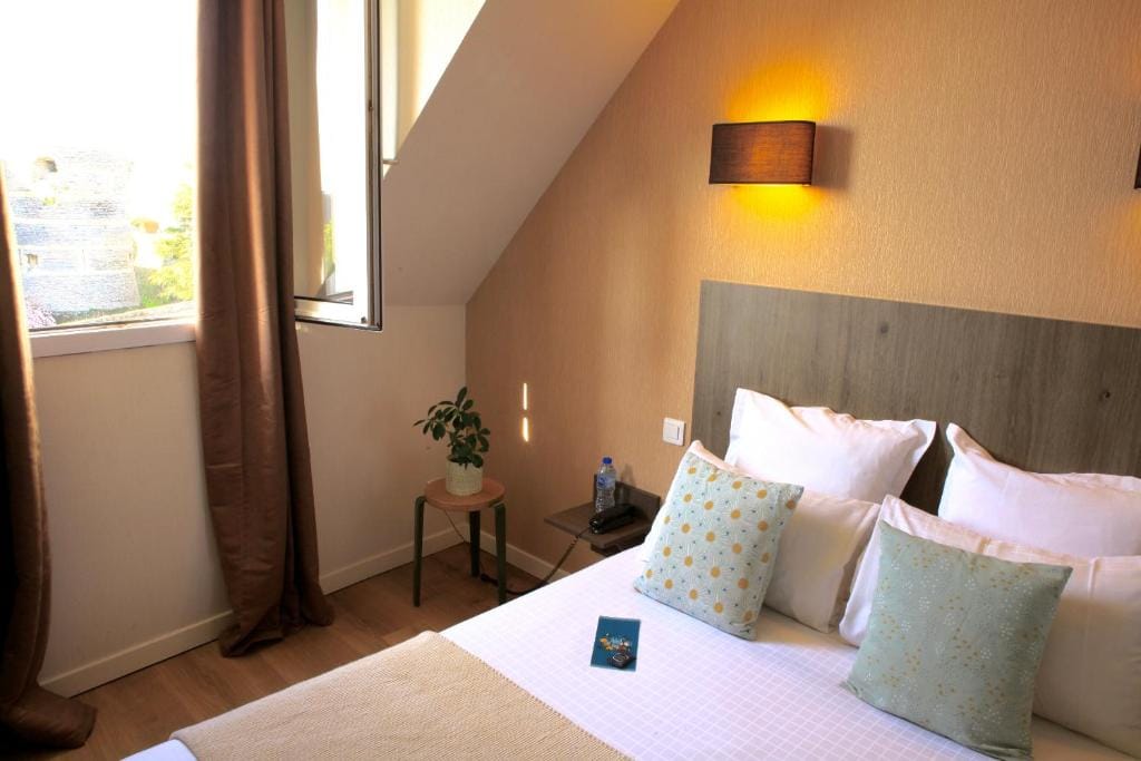 Logis Hôtels- Hôtel Marguerite d'Anjou Angers château — 2