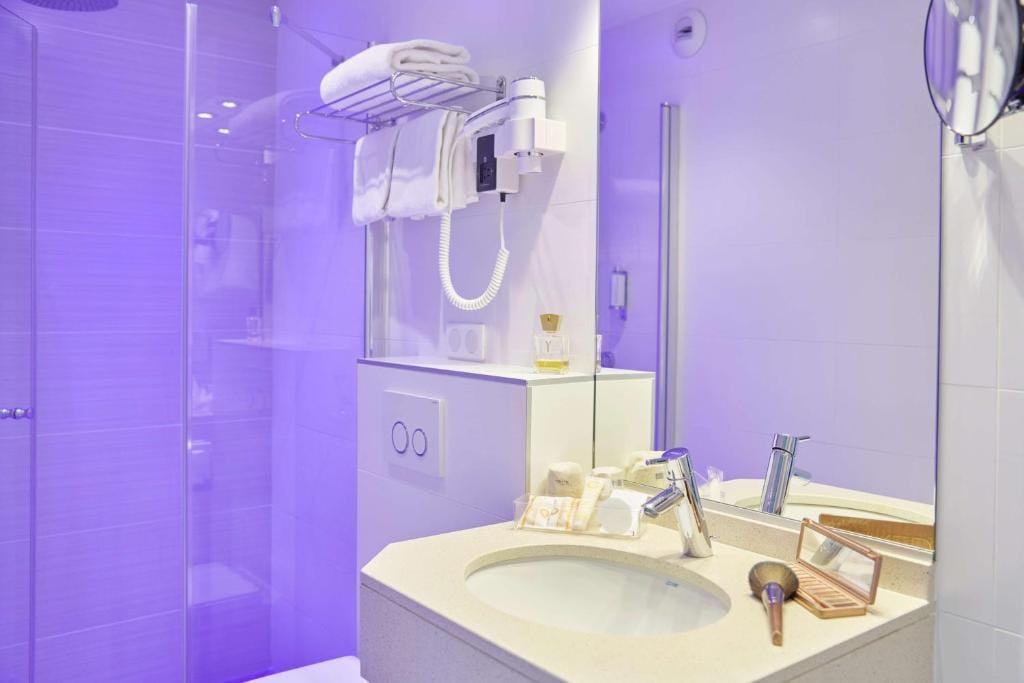 Best Western Plus Hotel Carlton Annecy — 2