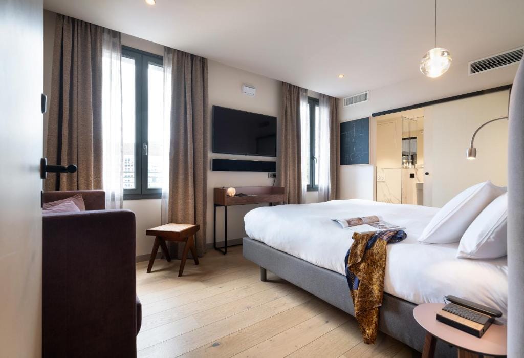 Hébé Hotel — 4