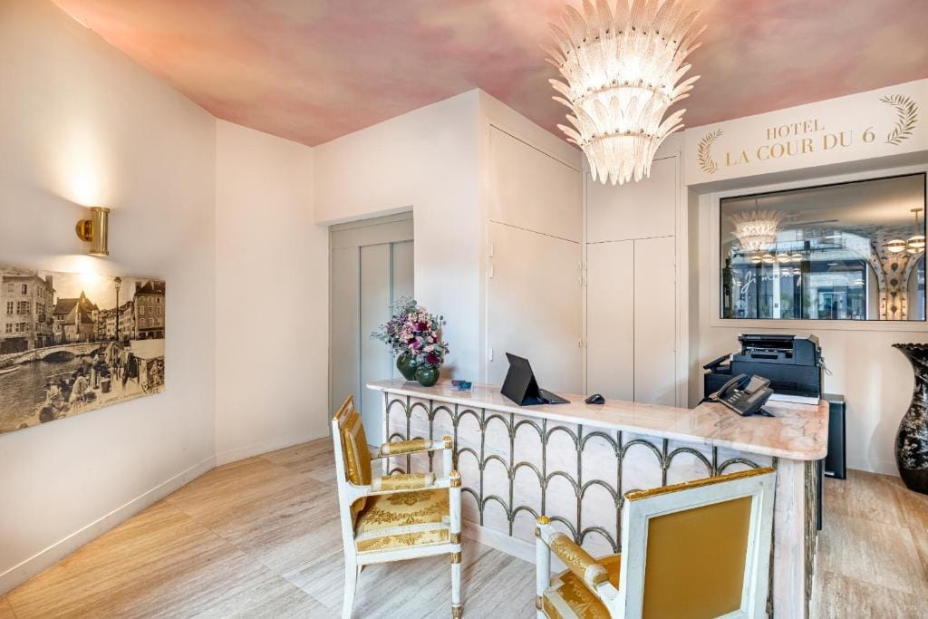 Hôtel La Cour du 6 — 4