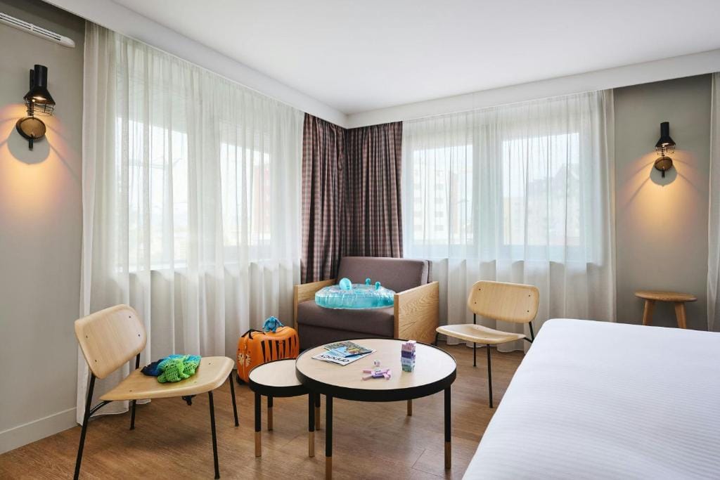 Moxy Annecy — 4