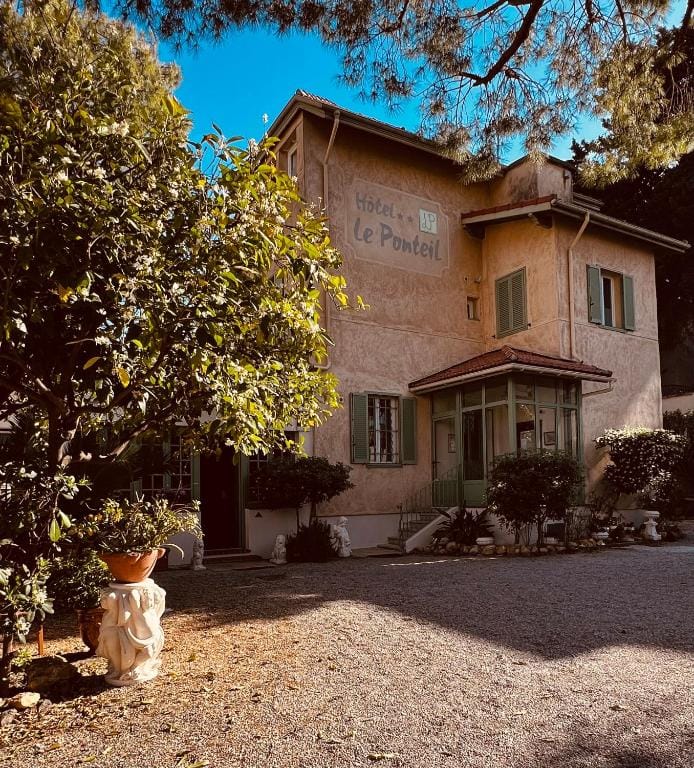 Hotel Le Ponteil — 1