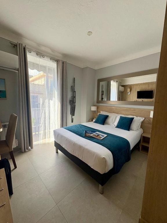 Hotel Miramar- Cap d'Antibes - La Garoupe plage — 3