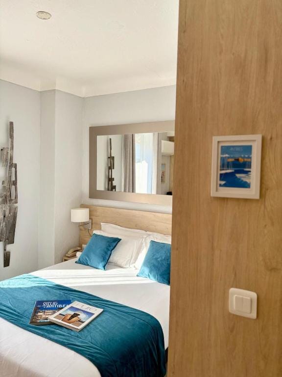 Hotel Miramar- Cap d'Antibes - La Garoupe plage — 4