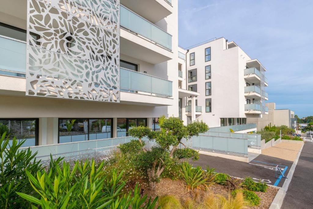 Lagrange Apart'Hôtel Antibes Olympie — 1