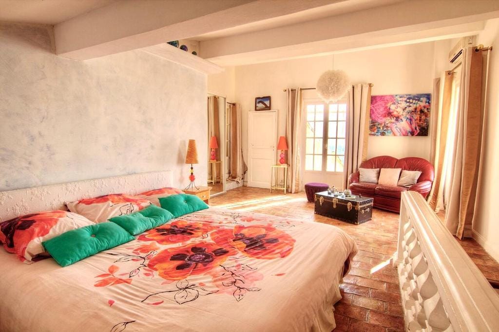 Les Remparts Antibes Location — 2