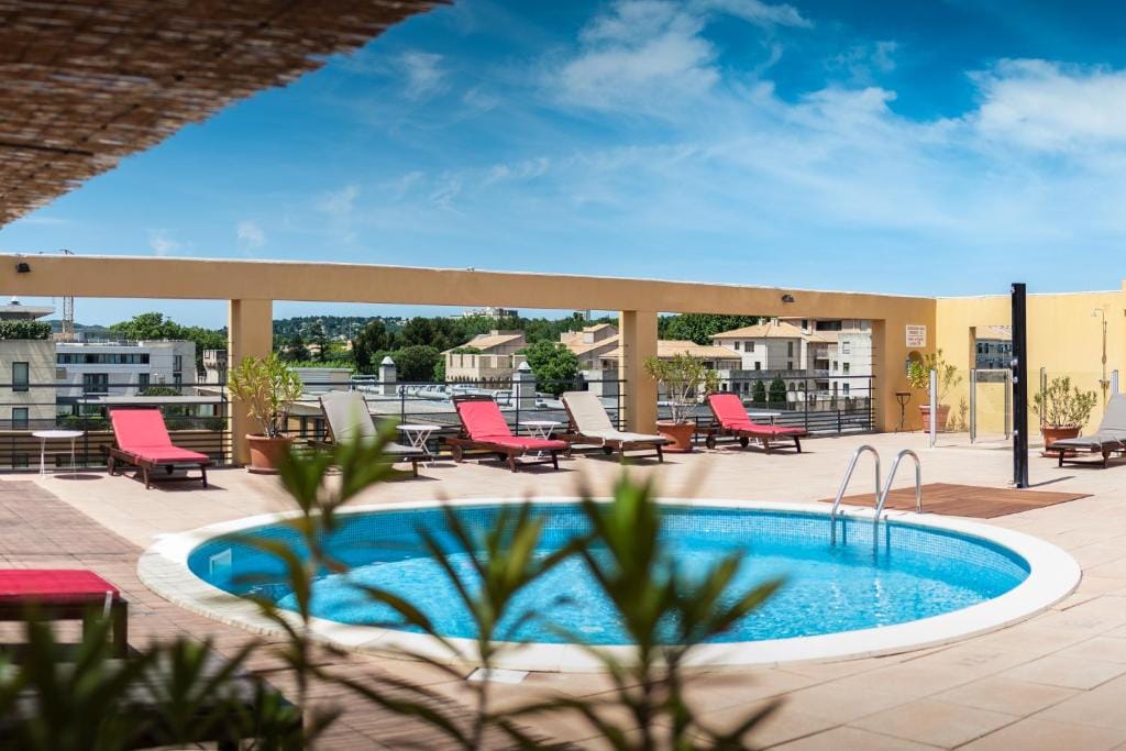 Avignon Grand Hotel — 1