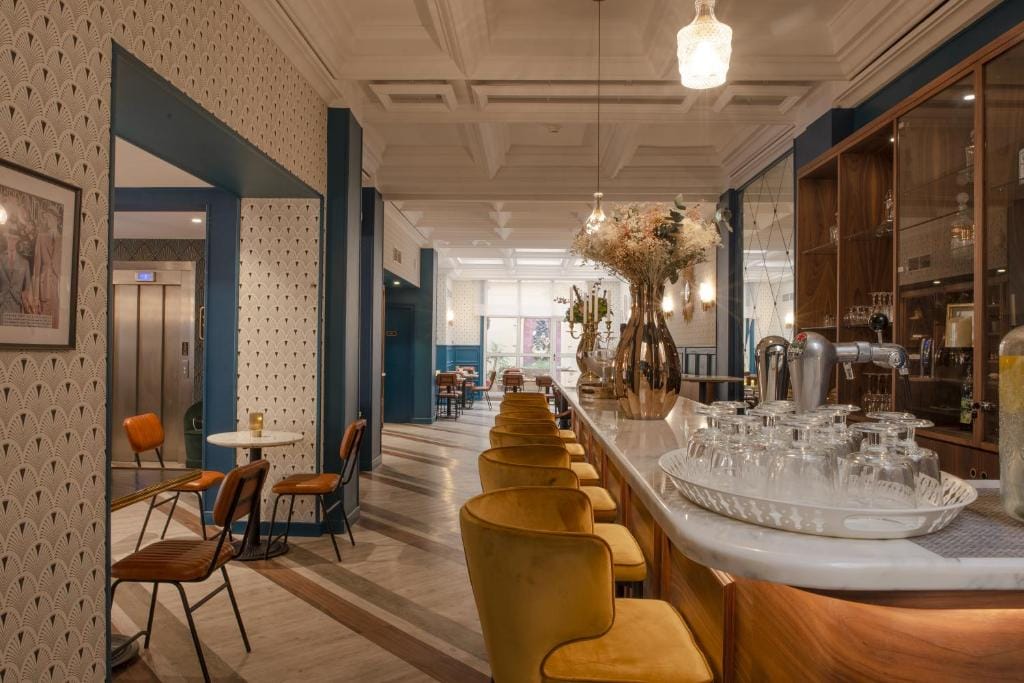 Hôtel Le Bristol — 2