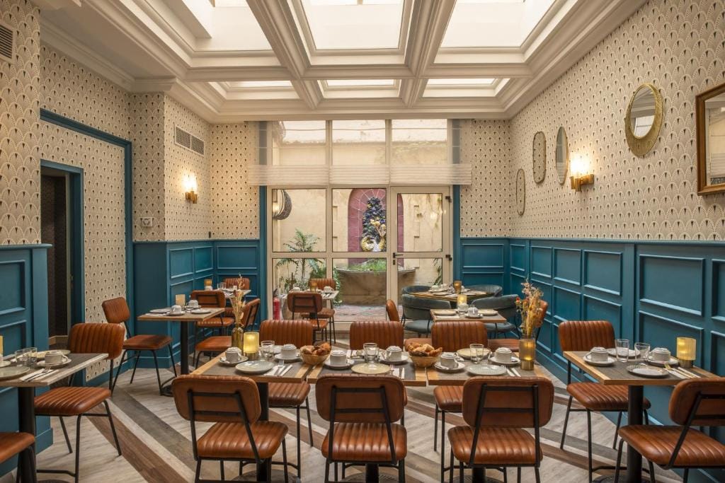 Hôtel Le Bristol — 3