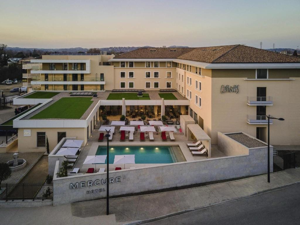Mercure Avignon TGV Hotel & Spa — 1