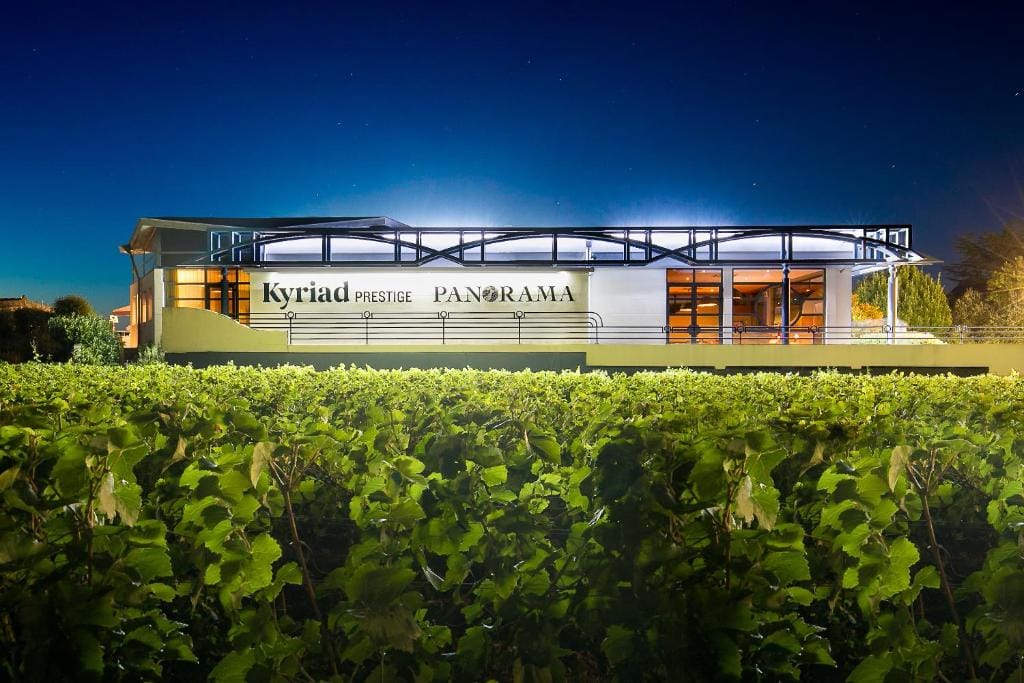 Kyriad Prestige Beaune le Panorama — 1