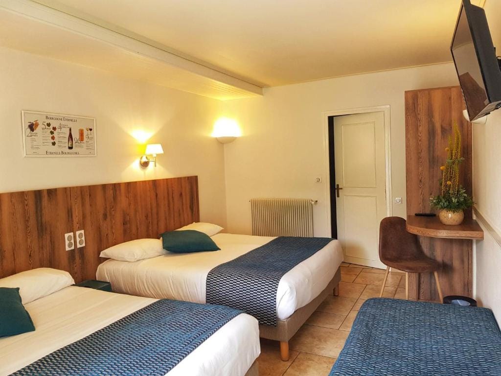 Logis Hôtel De Bretonnière - Beaune centre — 2