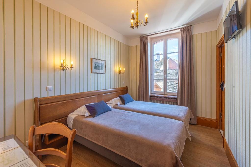 Logis Hotel de La Cloche — 2