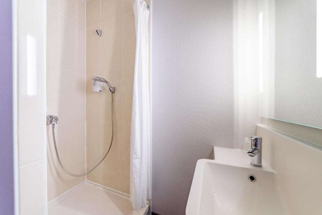 B&B HOTEL Besançon Chateaufarine — 3