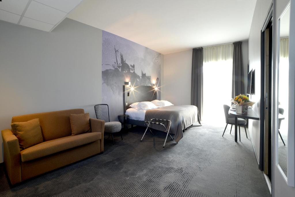 Logis Hôtel Victor Hugo & Spa — 2