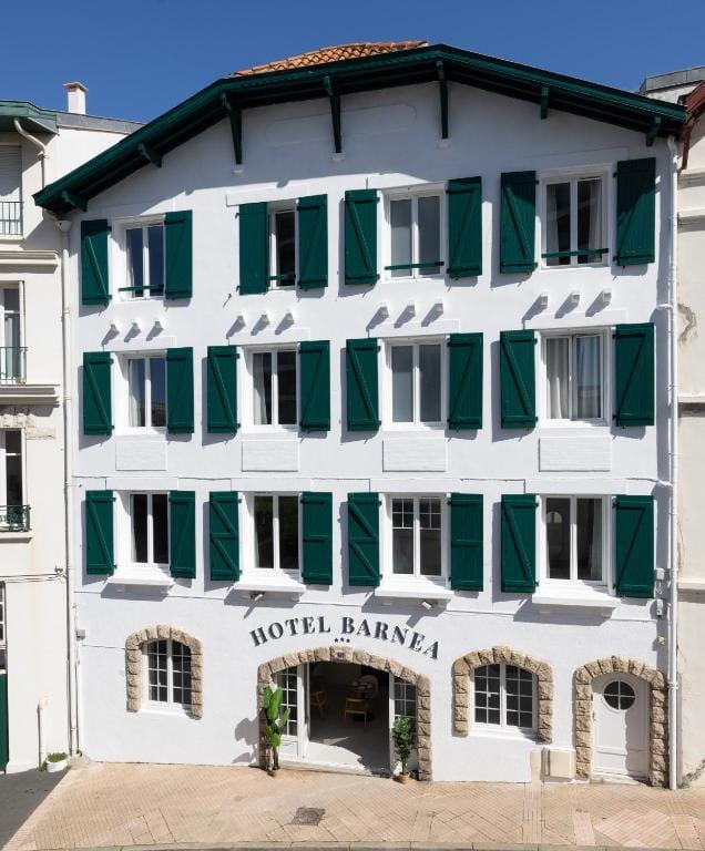 Hôtel Barnea — 2