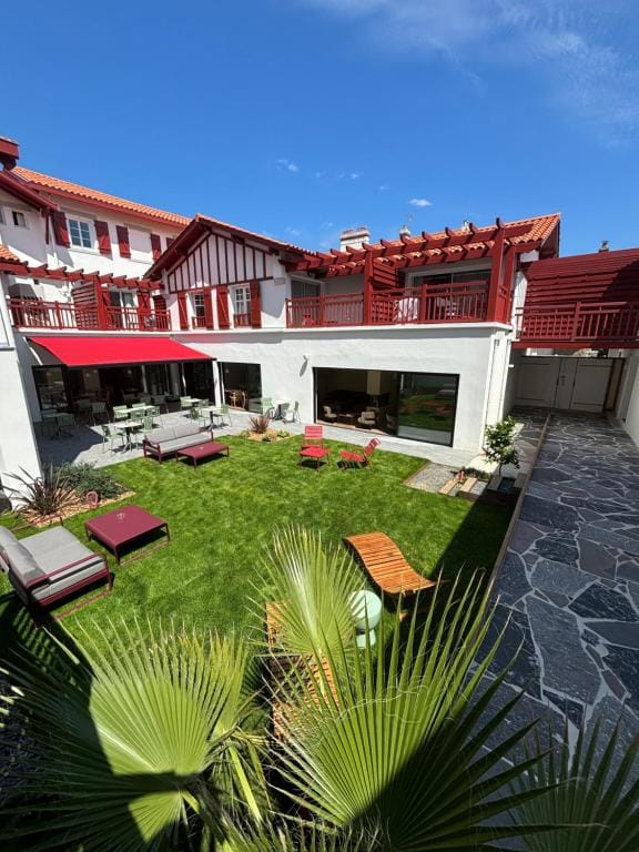Hôtel Kemaris — 1