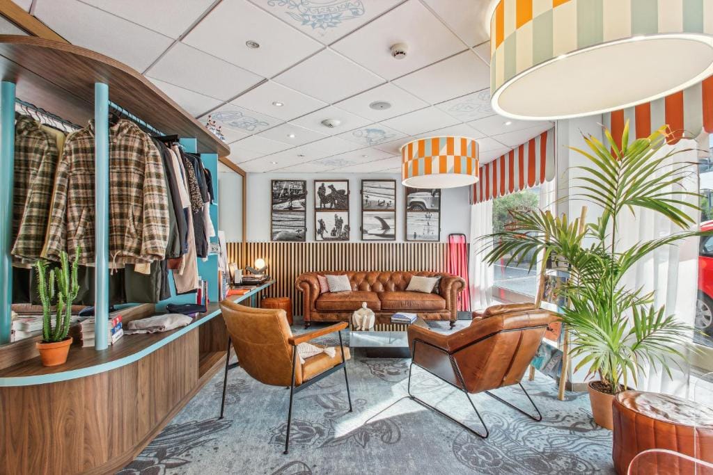 Surf Club Hôtel by Akena - Grande plage — 1