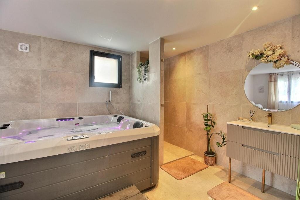 Garden & Spa Camélia jacuzzi — 3
