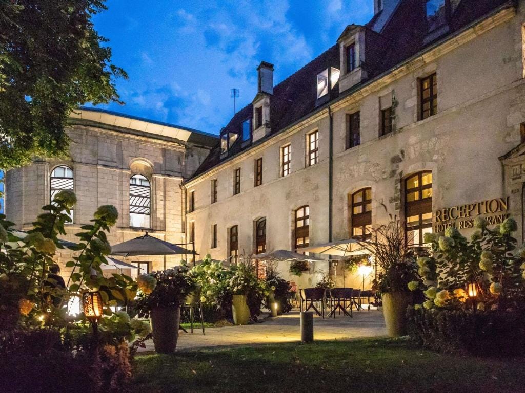 Hotel De Bourbon Grand Hotel Mercure Bourges — 1