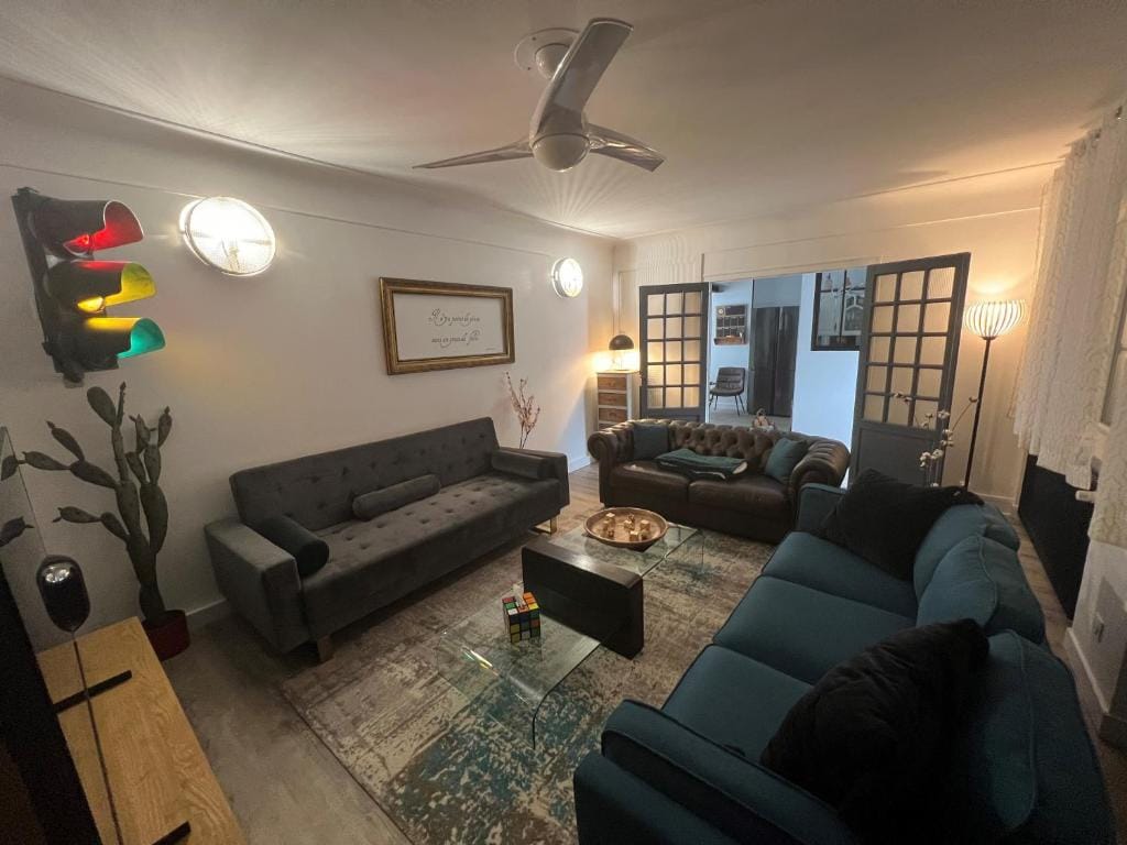 La suite du Theatre — 5