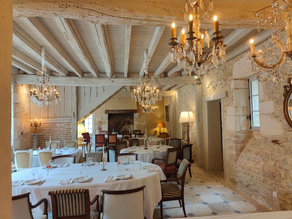 Les communs du Château du Sollier - Charme Calme Confort Climatisation - à 5mn du péage de Bourges à la campagne - stationnement privé - Panette Collection — 4