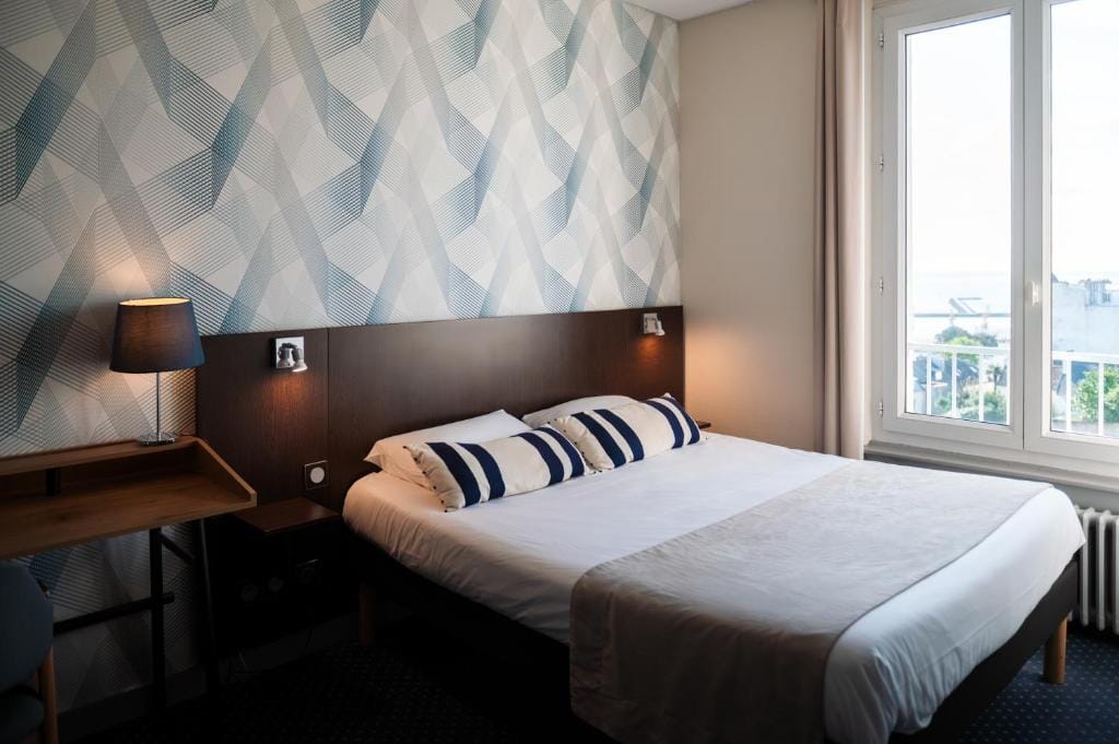 Hôtel Bellevue — 1