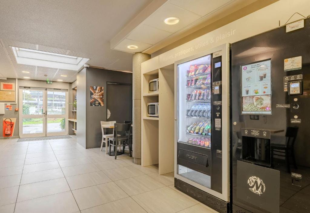 B&B HOTEL Calais Centre St Pierre — 5