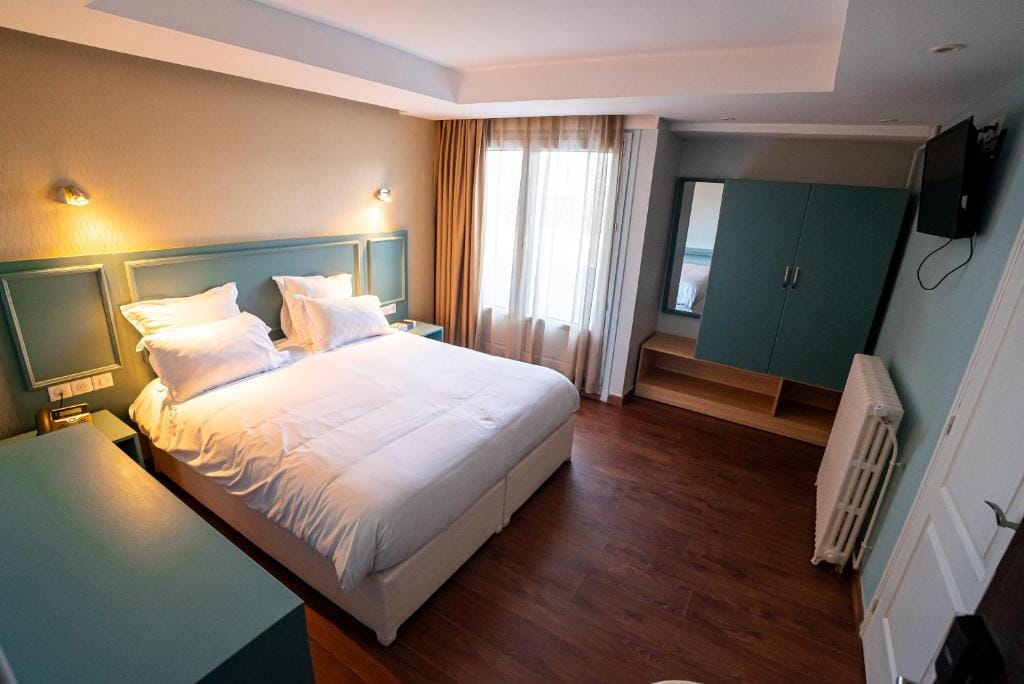 Breeze Hotel — 2