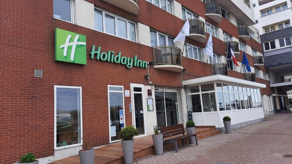 Holiday Inn Calais - Centre Car Ferry by IHG