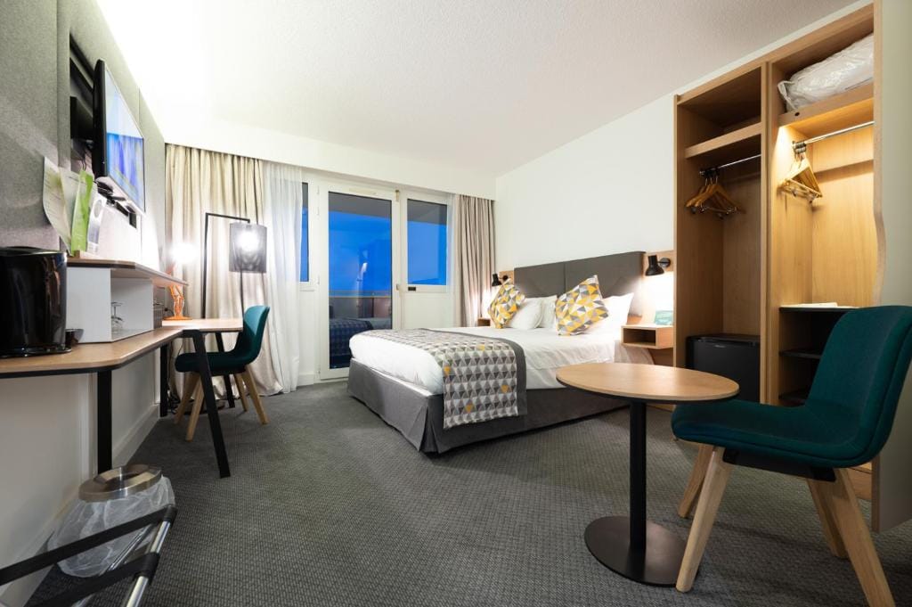 Holiday Inn Calais - Centre Car Ferry by IHG — 4