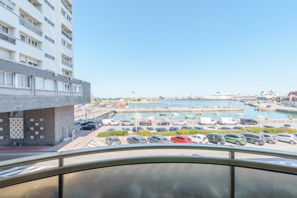 Holiday Inn Calais - Centre Car Ferry by IHG — 5