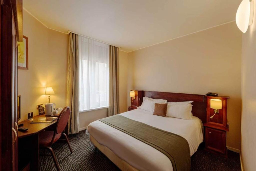 Metropol Hotel — 4
