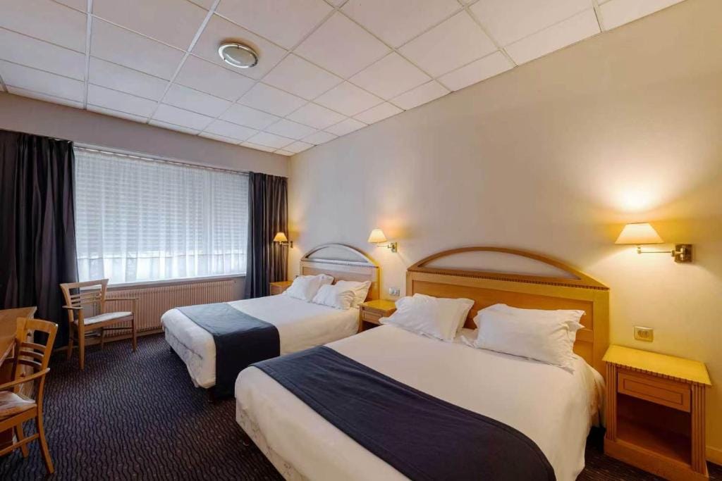 Metropol Hotel — 5