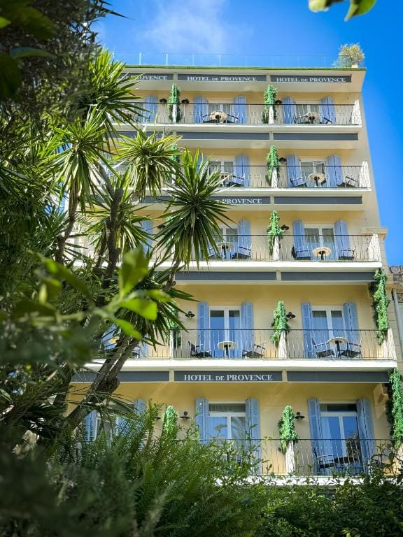 Hôtel de Provence — 1