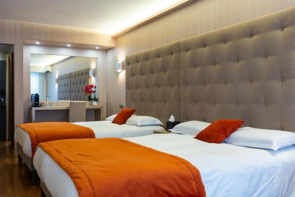 Hotel Le Fouquet's — 1