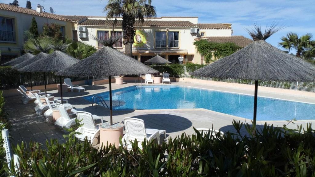 Brit Hotel Confort Hélios Agde — 2