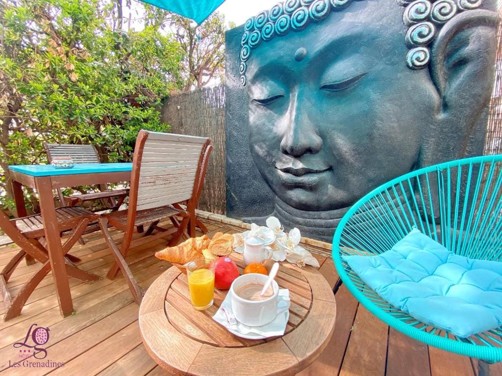 Logis Hôtel Les Grenadines — 3