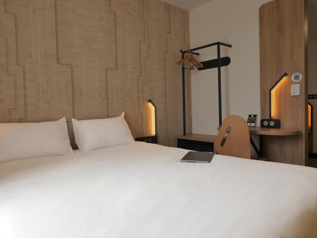 B&B HOTEL Carcassonne Rocadest La Cité — 1