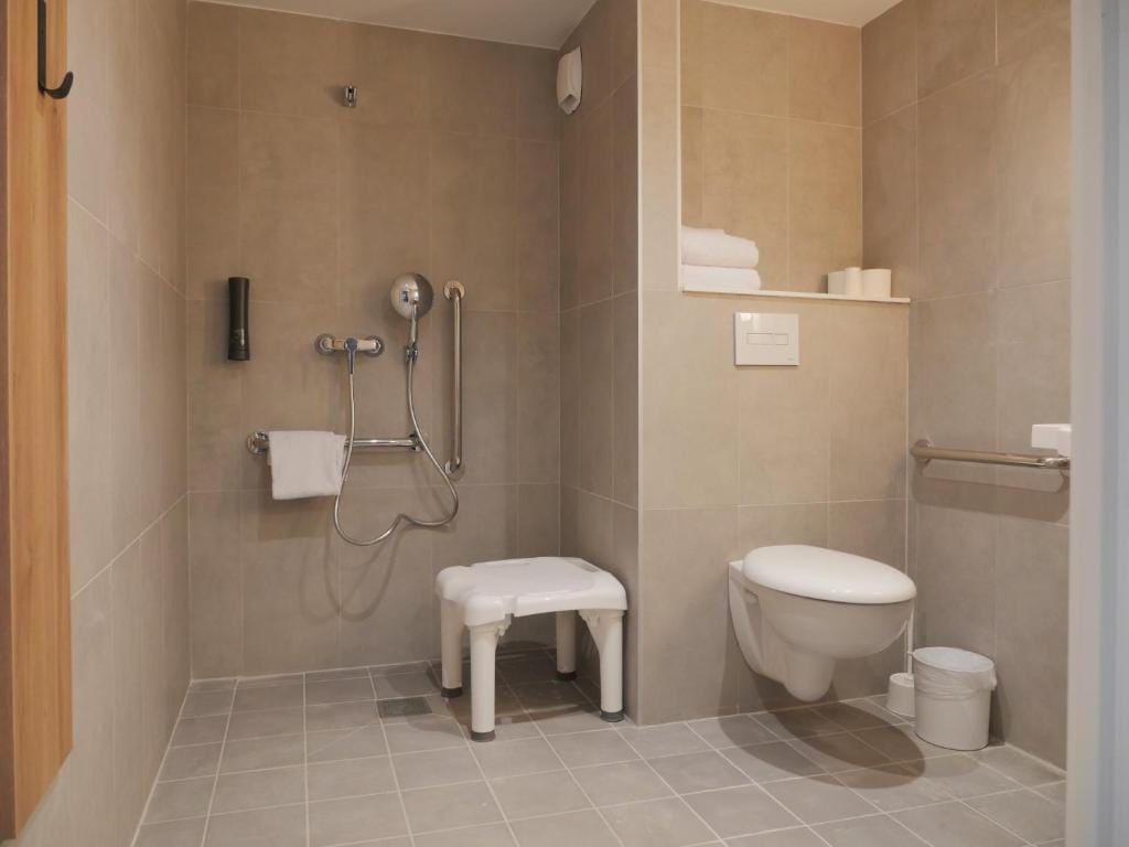 B&B HOTEL Carcassonne Rocadest La Cité — 4