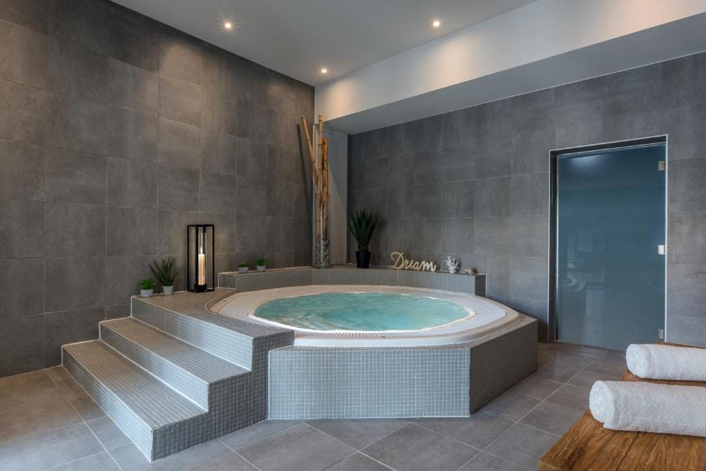 Hotel du Roi & Spa by SOWELL COLLECTION — 3