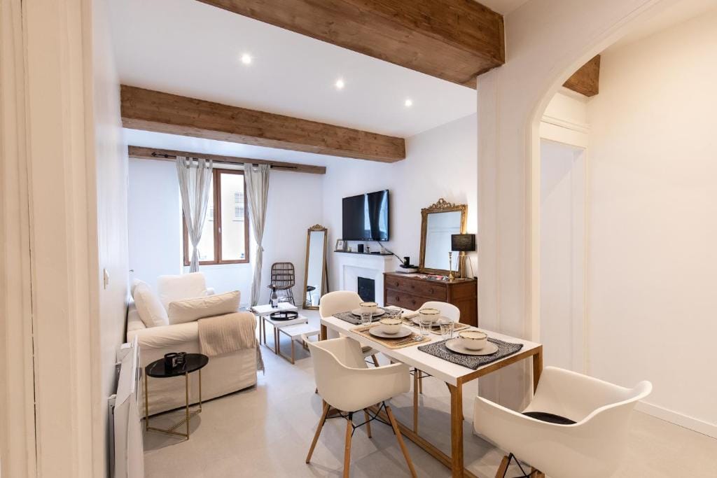 "L'historique" - Charmant appartement en centre-ville historique — 1