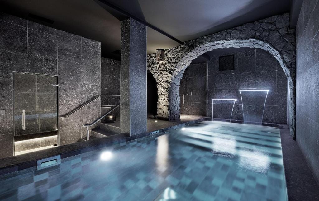 Petit Hôtel Confidentiel — 2