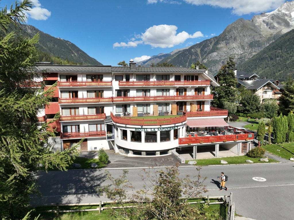 Chalet Hôtel La Sapinière — 1