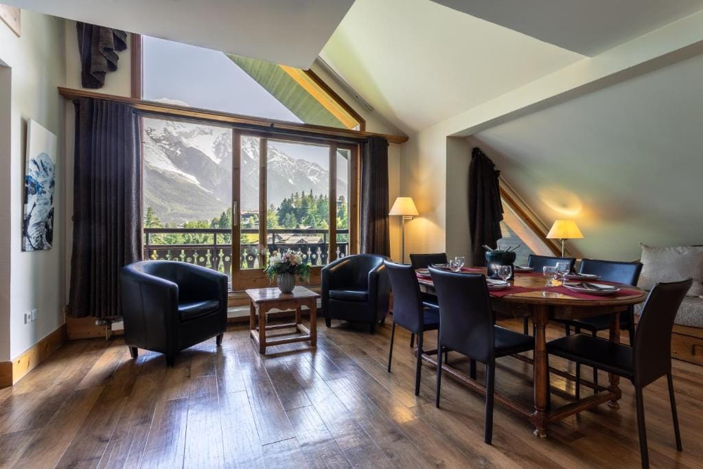 Les Balcons du Savoy — 5